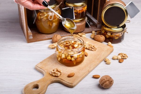 Jar honey wooden board 310178 565